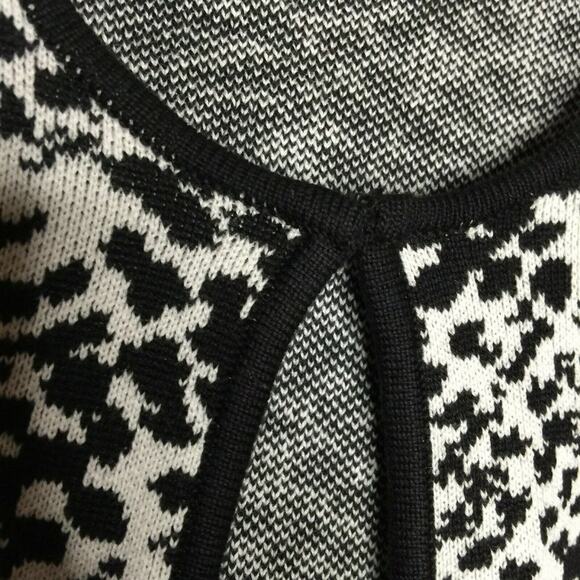 Calvin Klein Cardigan Sweater Open XS Animel Print Straight Hem NEW OVERSIZED - Picture 5 of 8